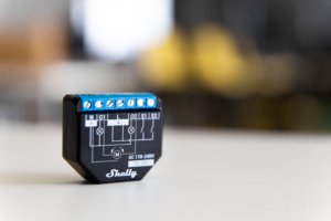 2 kanalų išmanioji relė su įmontuotu galios matuokliu Shelly Plus 2PM x2